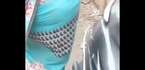 Sexy saree aunty